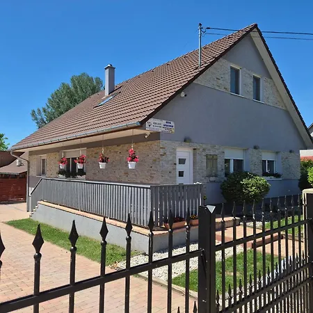 Dora 2 Διαμέρισμα Balatonlelle